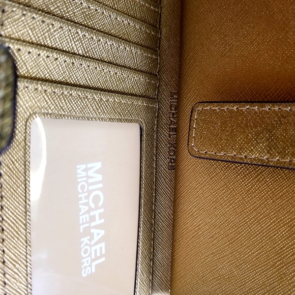 NWOT Michael Kors Gold Jet Set Travel Wristlet/Clutch - Picture 11 of 12